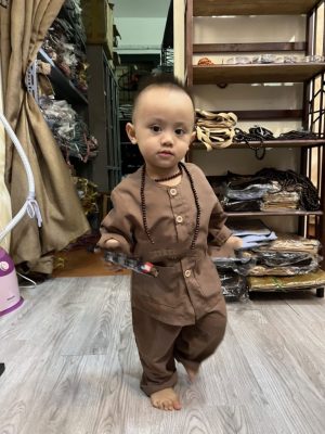 Quần áo đi chùa cho trẻ em