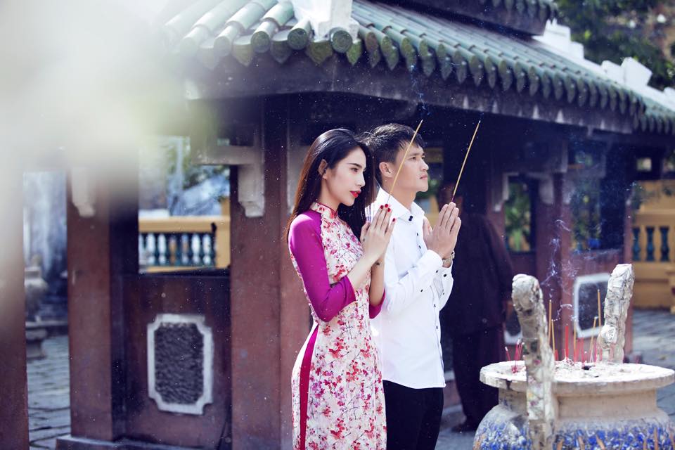 Cặp Đôi Yêu Nhau Có Nên Đi Chùa Linh Ứng: Góc Nhìn Tích Cực và Những Lưu Ý Quan Trọng